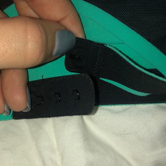 Lululemon sports bra - Picture 4 of 6